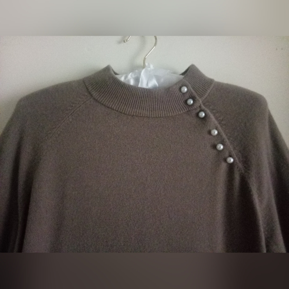 Mercer Street Studio Sweater - Picture 3 of 4